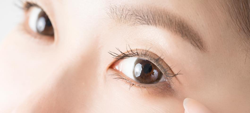 眼瞼下垂修正手術